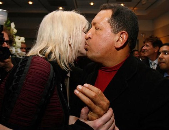 courtney_hugo_3 Love y Chávez se despiden, puro love…
