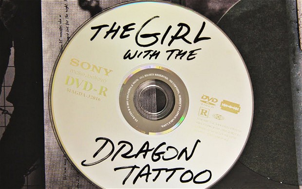 The Girl with the Dragon Tattoo, "quemaíto" oficial