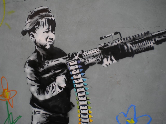Crayon Boy (detalle) de Banksy
